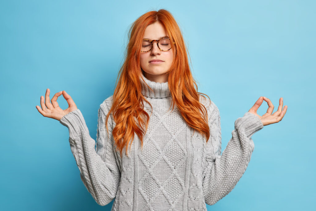 femme qui médite Test : Peux-tu repérer un mythe santé ? MyBodyGuard test gratuit